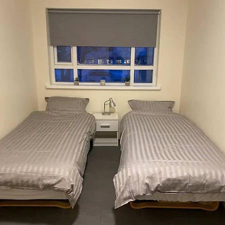 Husavik 2 Bedroom Apartment Esterno foto