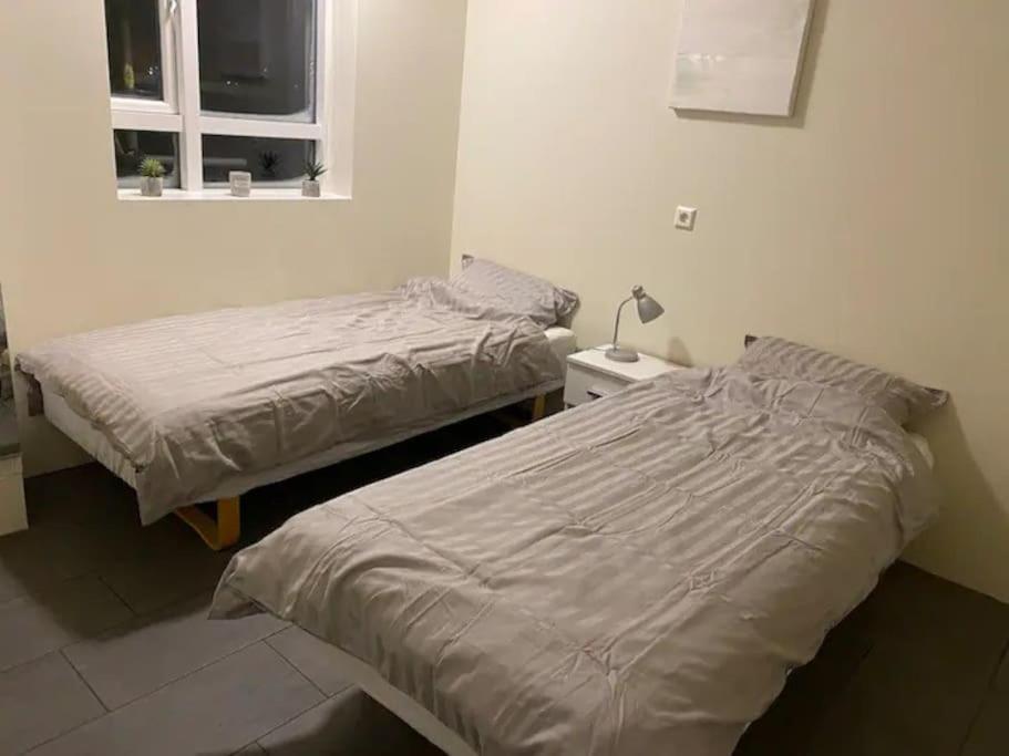 Husavik 2 Bedroom Apartment Esterno foto