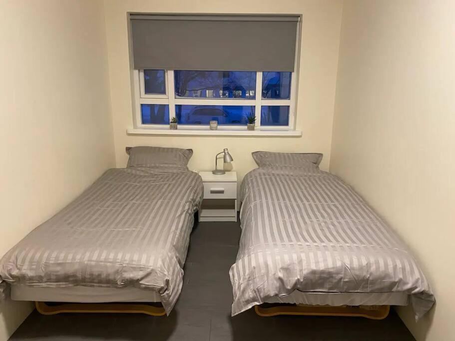 Husavik 2 Bedroom Apartment Esterno foto